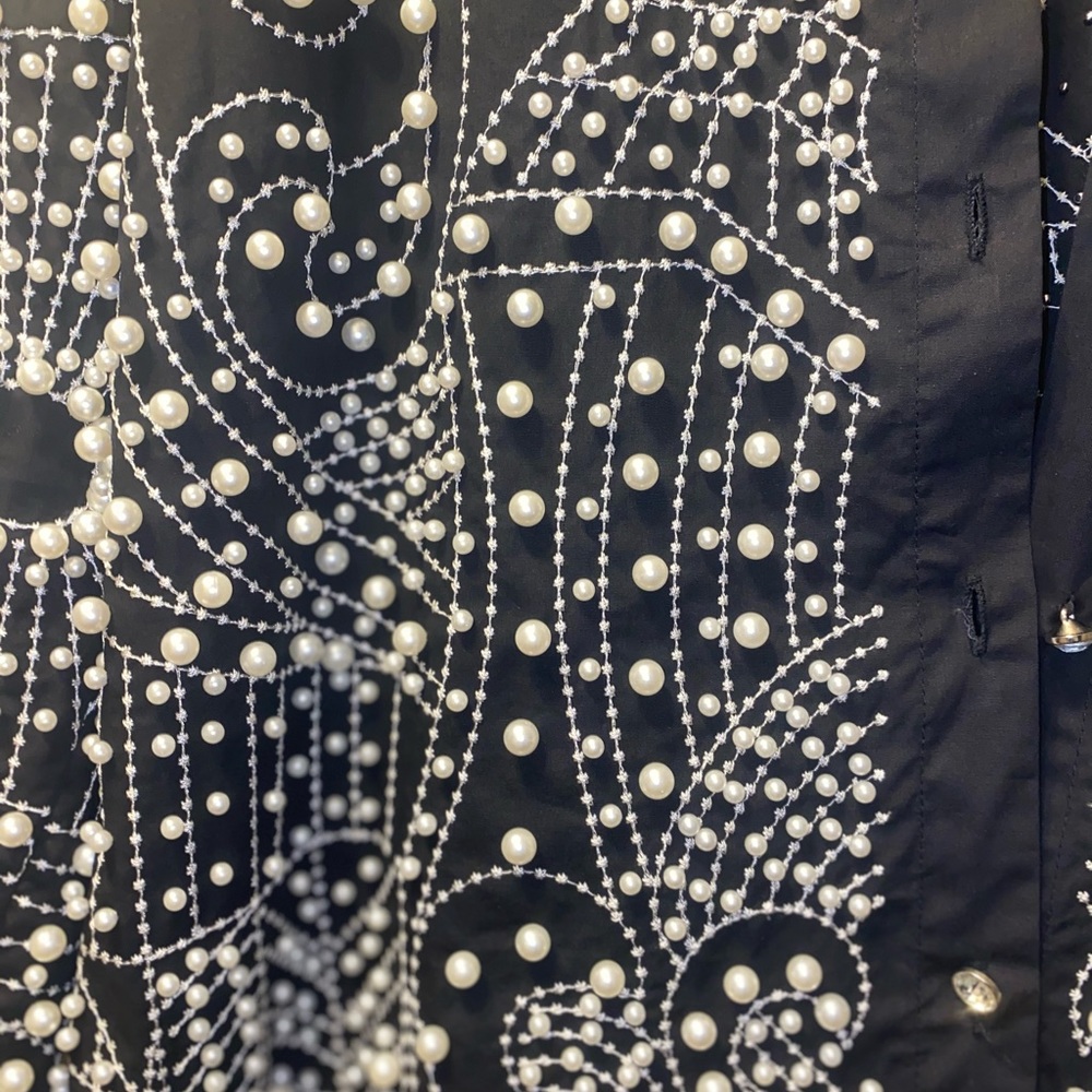 Black -White pearl Akira Blouse (Sz Lrg) - Picture 2 of 5